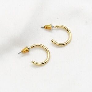 Caitlyn Gold Hoop earrings